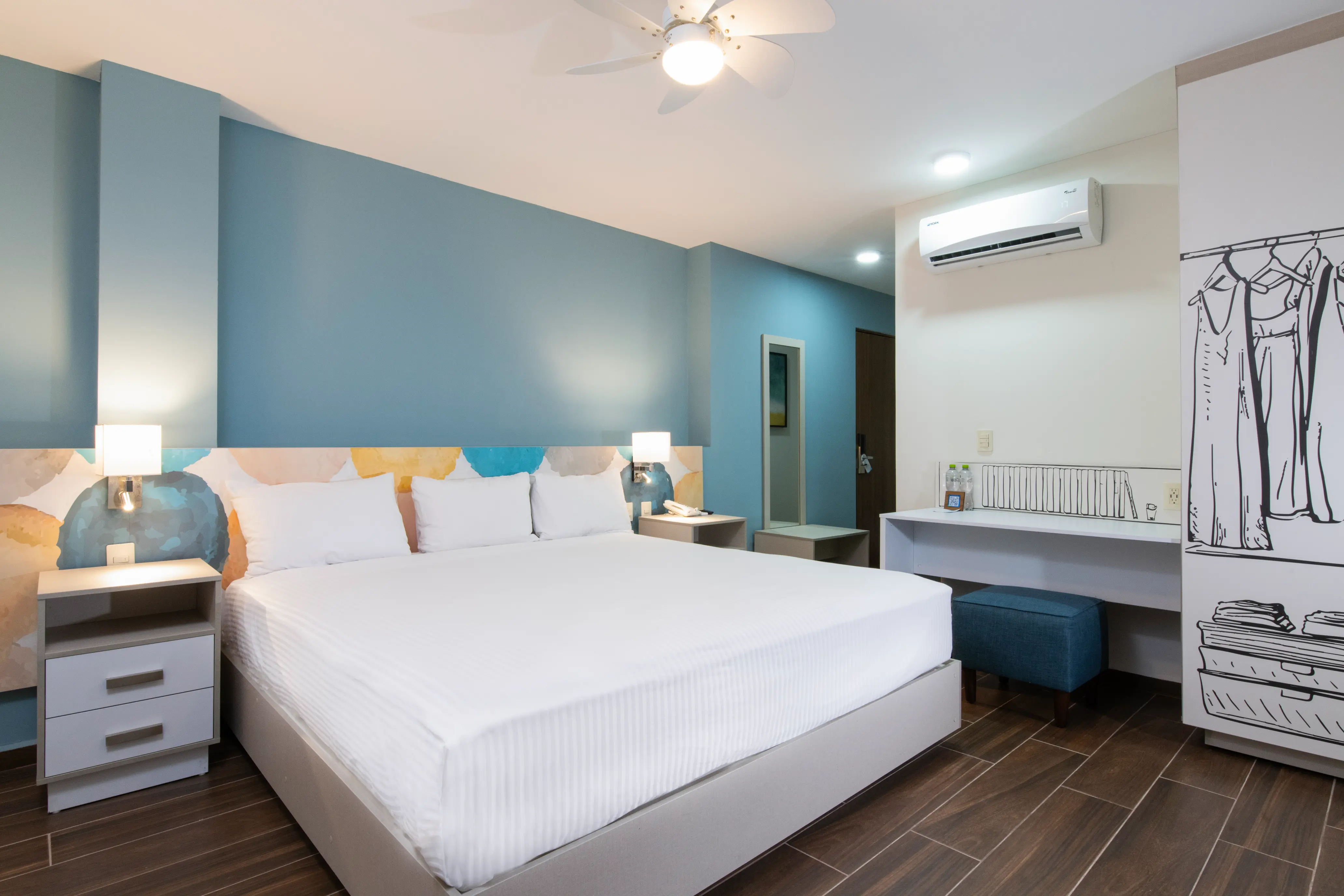 Standard room with king bed